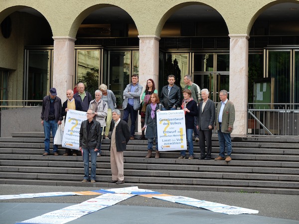 Aktion vor dem Landtag am 9. Oktober 2015